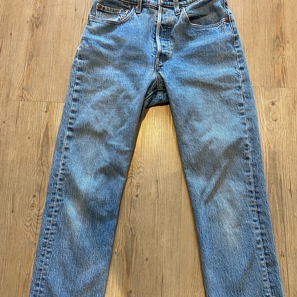 Levi’s 501 - wedgie - Picture 2 of 2